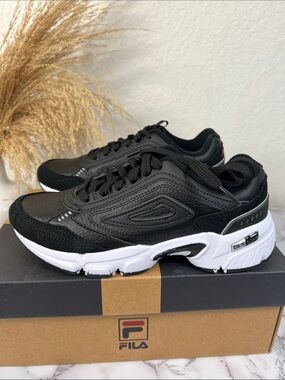 Fila Black & White Low-Top Athletic Sneaker Size 7